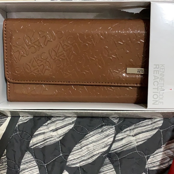 Wallets - Picture 2 of 5